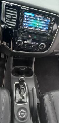 Mitsubishi Outlander cena 75800 przebieg: 134000, rok produkcji 2015 z Szydłowiec małe 301